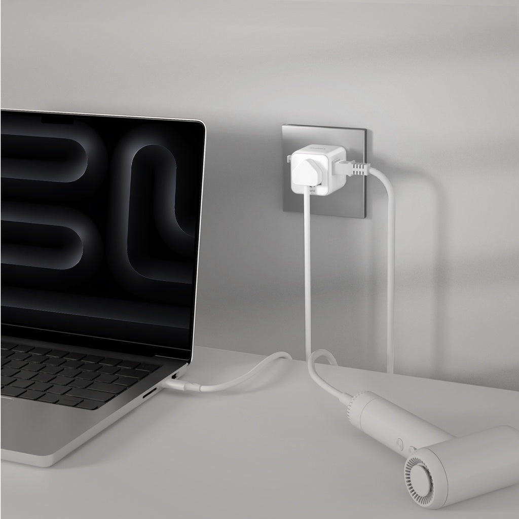 MOMAX 1-WORLD 20W TRAVEL ADAPTOR - Best Buy Tech