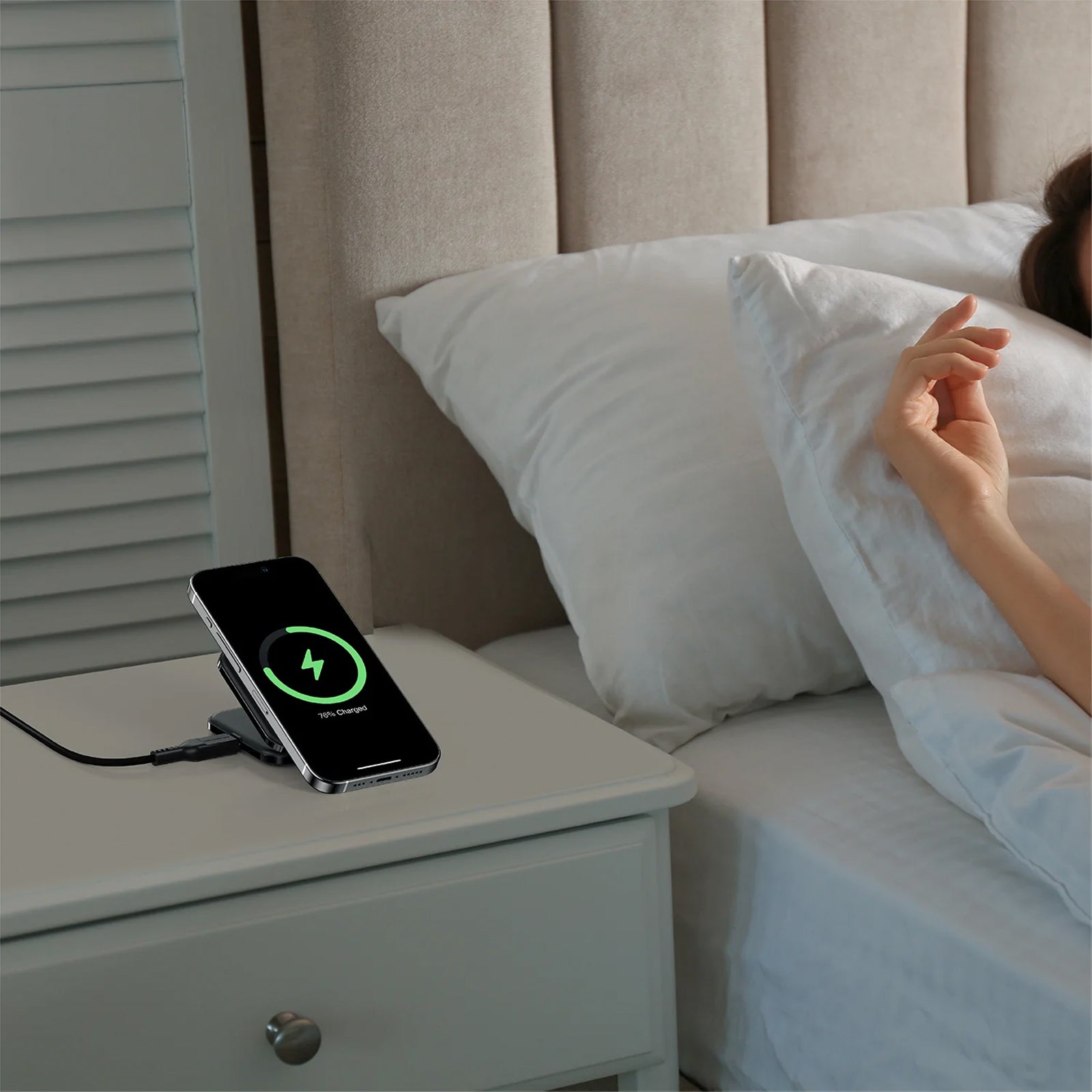 AMAZING THING EXPLORER PRO 3IN1 PD 15W PORTABLE WIRELESS CHARGER WITH 1.2M USB-C TO USB-C CABLE - ALAMAT