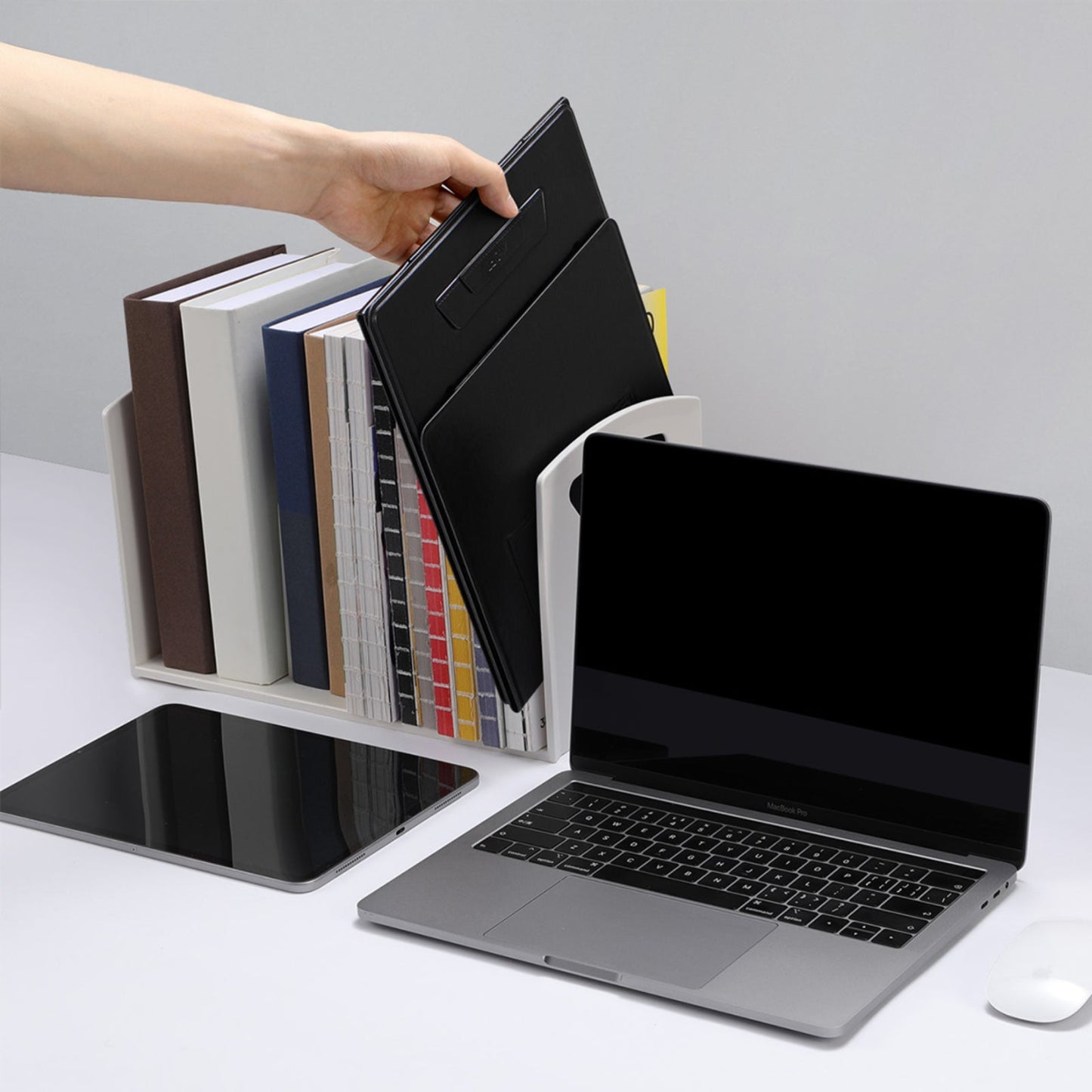 MOFT FOLDABLE 5in1 Z Laptop Desk SIT-Stand - ALAMAT